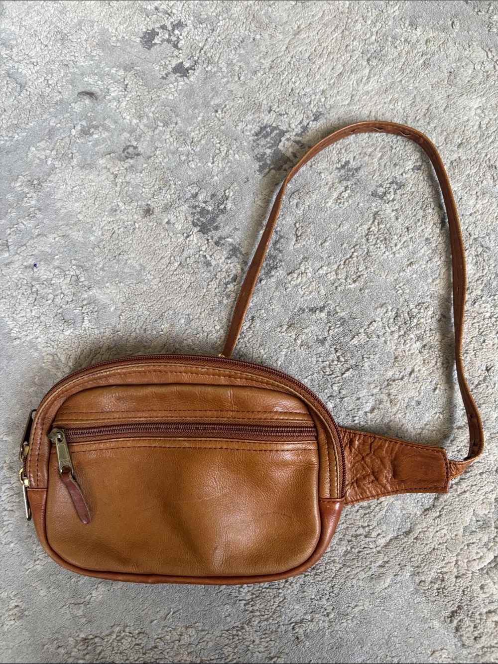Vintage Men's Tan Leather Crossbody Bag